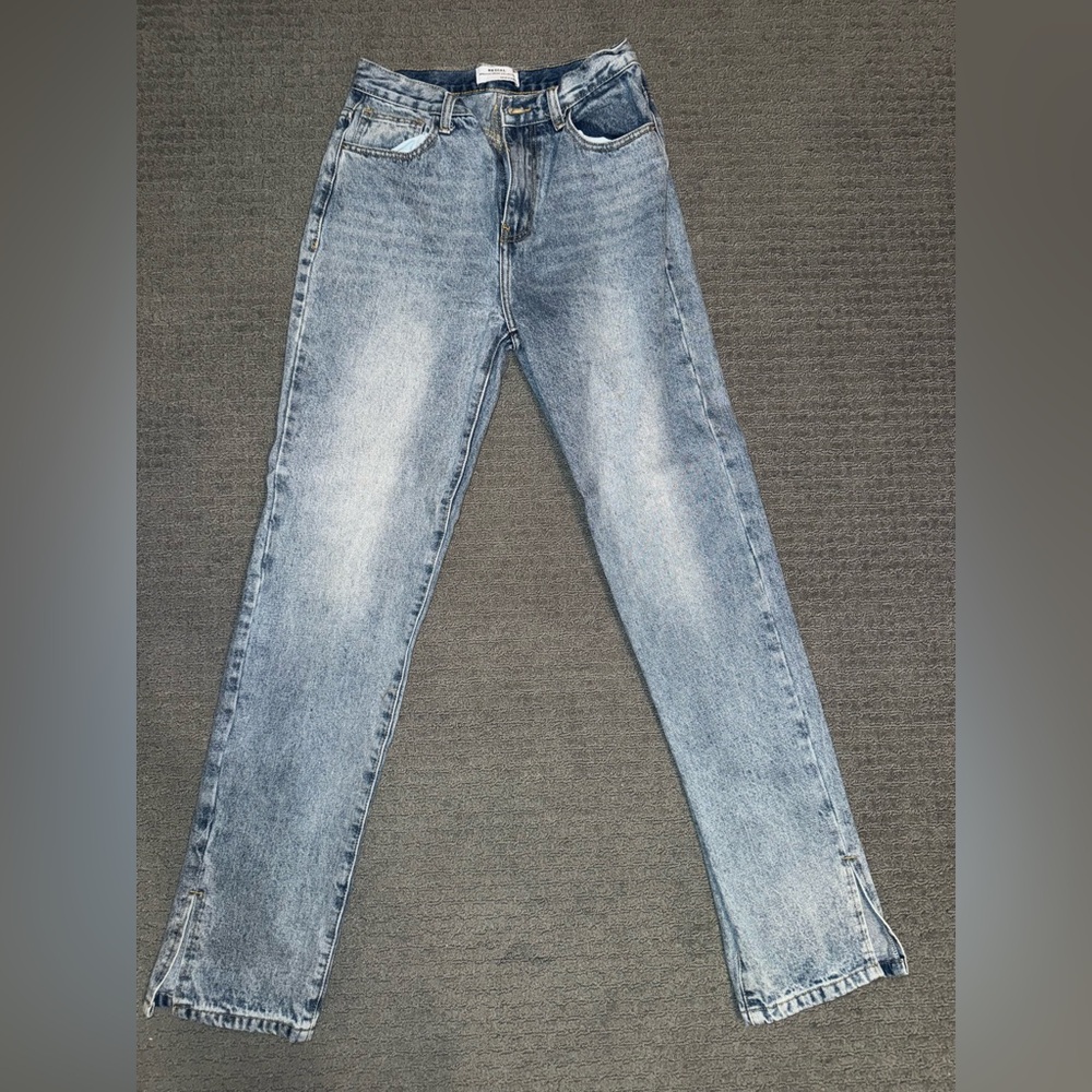 Classic High-Rise Light Blue Women’s Jeans